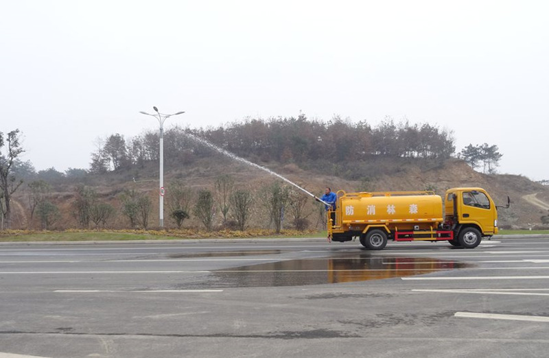 東風(fēng)5噸消防灑水車(chē)