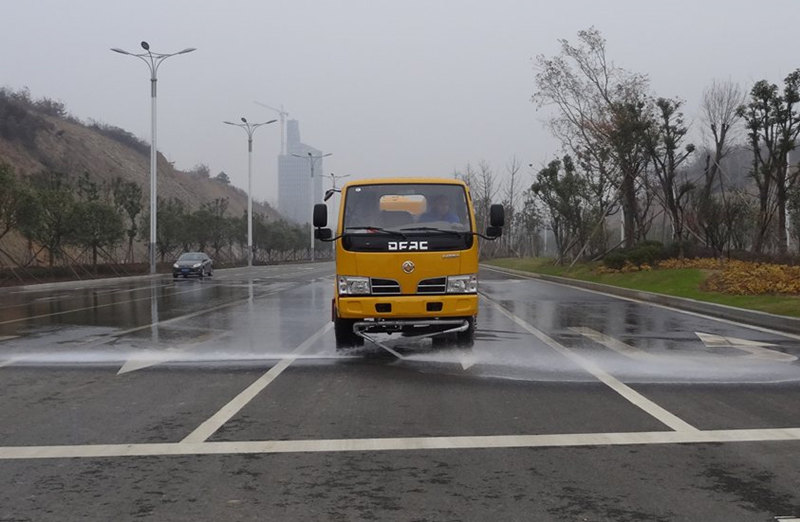 東風(fēng)5噸消防灑水車(chē)