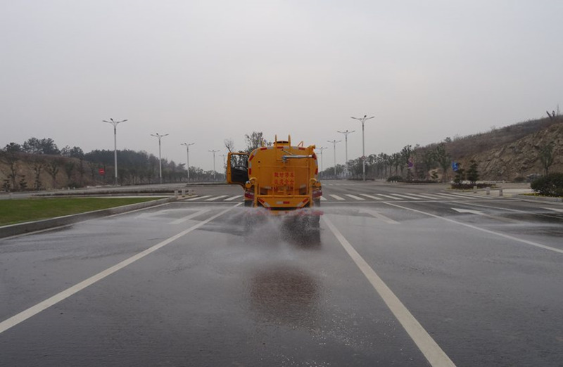 東風(fēng)5噸消防灑水車(chē)