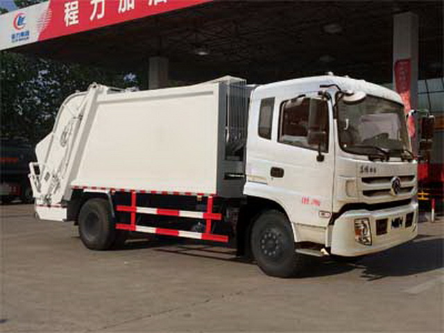 東風(fēng)特商壓縮式垃圾車
