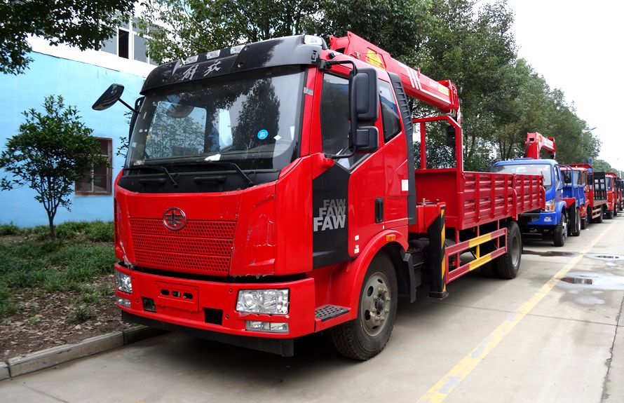 解放8噸隨車吊